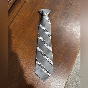 New without tags. Little Boys clip on tie